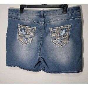 Faded Glory Women's Blue Denim Jean Shorts Size 24W Embroidered Pockets
